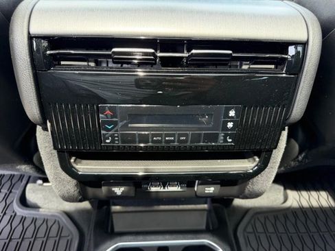 New 2026 Jeep Grand Wagoneer Limited AWD/4WD image 13