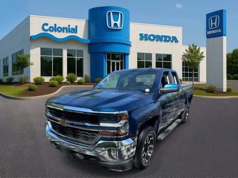 Used 2018 Chevrolet Silverado 1500 LT w/ All Star Edition AWD/4WD image 2