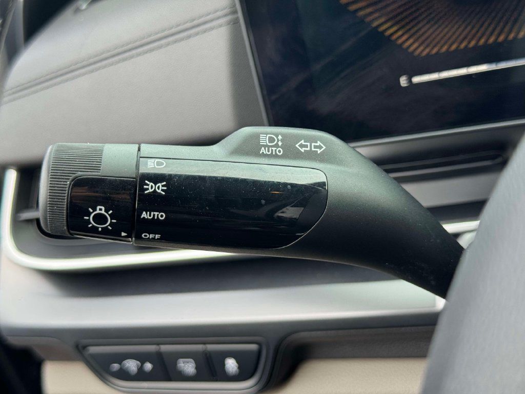 Used 2026 Kia Carnival LXS FWD image 20