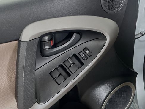 Used 2007 Toyota RAV4 2WD image 17