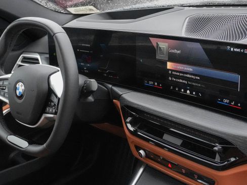 Certified 2025 BMW 330i Sedan image 11