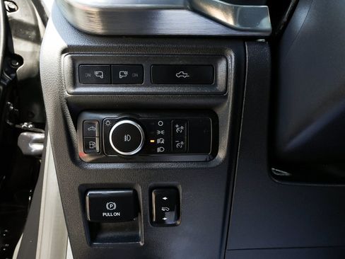 Used 2022 Ford F150 Lariat w/ Equipment Group 502A High AWD/4WD image 16