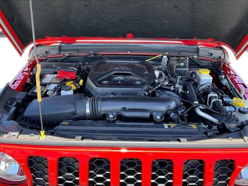 Used 2024 Jeep Wrangler Unlimited Sport AWD/4WD image 9