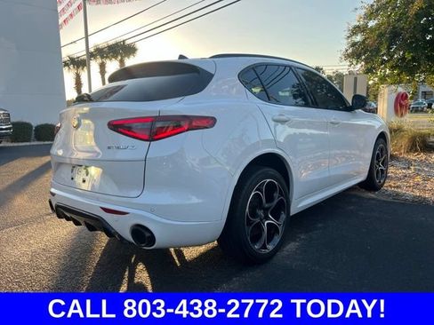 Used 2022 Alfa Romeo Stelvio Veloce AWD/4WD image 3