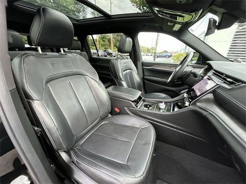 Certified 2022 Jeep Grand Cherokee L Overland image 26