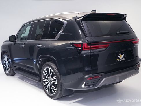 Used 2026 Lexus LX 700h Luxury AWD/4WD image 4