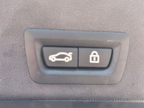 Used 2021 BMW X6 xDrive40i w/ Premium Enhanced Package image 25