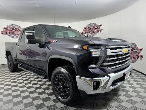Used 2024 Chevrolet Silverado 2500 LTZ w/ LTZ Premium Package AWD/4WD image 9