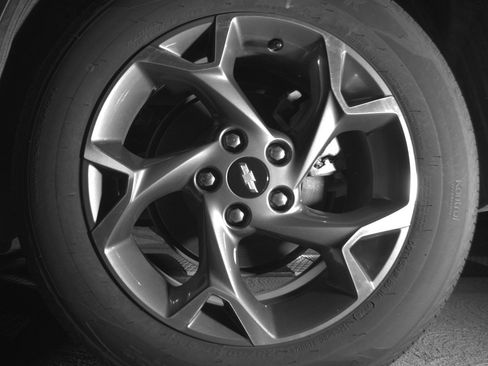 Used 2025 Chevrolet Trax LT FWD image 14