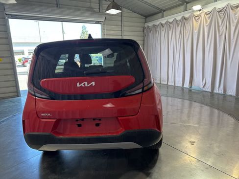 Used 2025 Kia Soul LX w/ LX Technology Package image 6