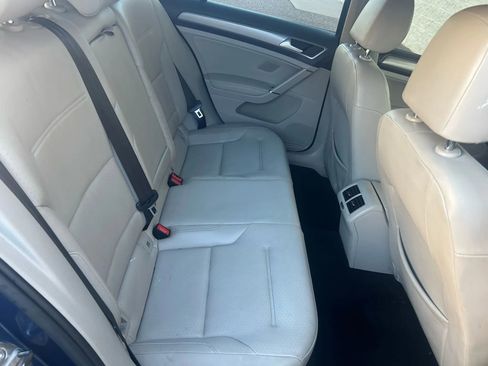 Used 2015 Volkswagen Golf TDI S image 18