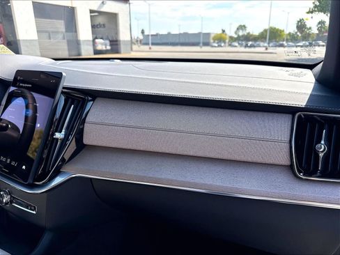 New 2026 Volvo XC90 B5 Core AWD/4WD image 28