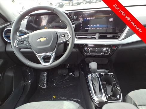 New 2026 Chevrolet Trax LT w/ Driver Confidence Package image 13