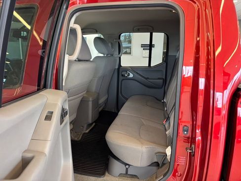 Used 2016 Nissan Frontier SV AWD/4WD image 25