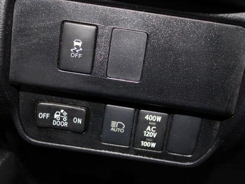Used 2023 Toyota Tacoma TRD Off-Road w/ Technology Package AWD/4WD image 39