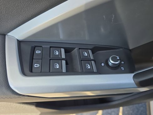 Used 2023 Audi Q3 2.0T Premium w/ Black Optic Package image 27