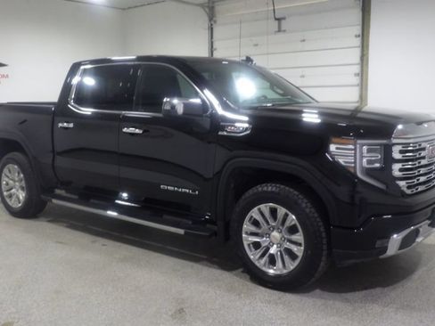 Used 2025 GMC Sierra 1500 Denali w/ Technology Package AWD/4WD image 5