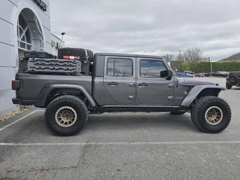 Used 2020 Jeep Gladiator Rubicon AWD/4WD image 2