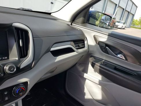 Used 2022 GMC Terrain SLT image 25