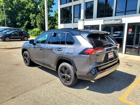 Used 2019 Toyota RAV4 XSE AWD/4WD image 7