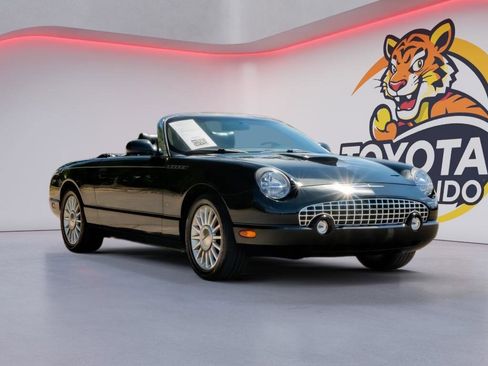 Used 2004 Ford Thunderbird RWD image 3