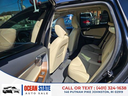Used 2016 Volvo XC60 T5 Platinum w/ Climate Package image 11
