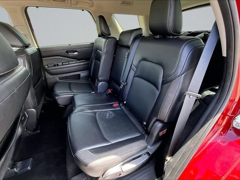 Used 2023 Nissan Pathfinder SL FWD image 24