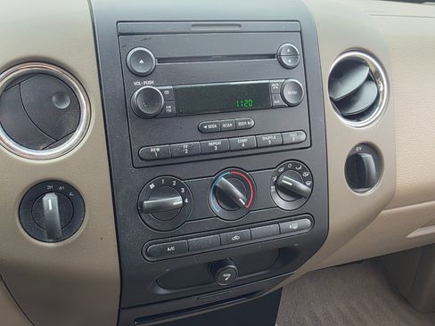 Used 2005 Ford F150 XLT image 6