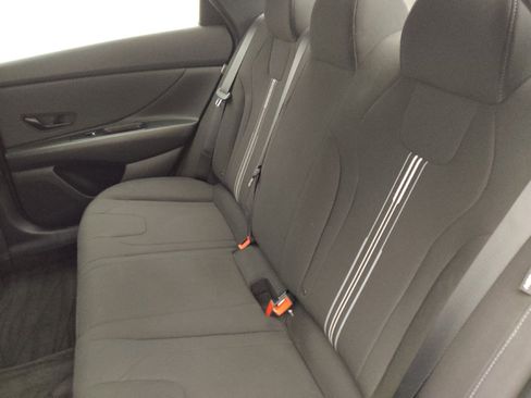 Used 2025 Hyundai Elantra Sport FWD image 18