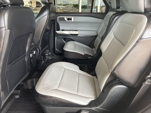 Used 2021 Ford Explorer XLT w/ Equipment Group 202A RWD image 14