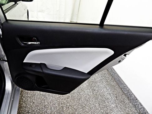 Used 2020 Toyota Prius XLE w/ Advanced Technology Package image 12