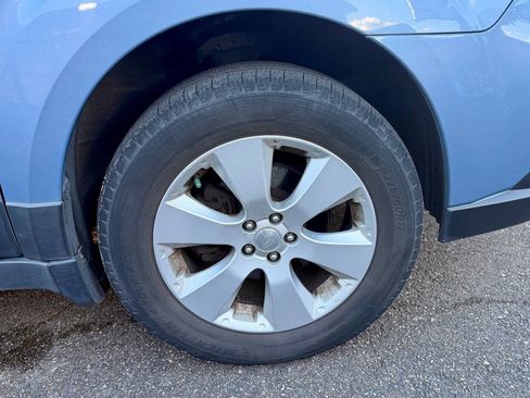 Used 2011 Subaru Outback 2.5i Limited w/ PWR Moonroof Pkg image 33