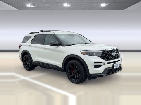 Certified 2020 Ford Explorer ST w/ ST Street Pack image 7