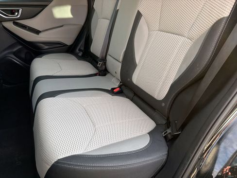 Used 2020 Subaru Forester Premium image 21