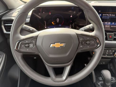 Used 2025 Chevrolet TrailBlazer LT image 25