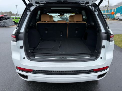 Used 2025 Jeep Grand Cherokee Summit w/ Obsidian Package image 7