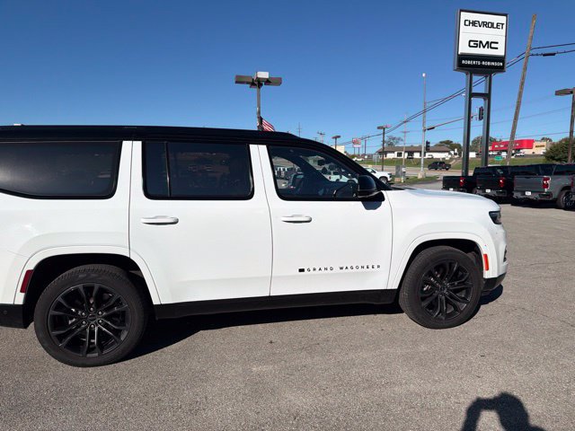 Used 2024 Jeep Grand Wagoneer Series II Obsidian w/ Quick Order Packagew 28T AWD/4WD image 12