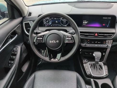 Used 2026 Kia Seltos EX FWD image 15