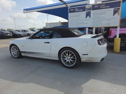 Used 2014 Ford Mustang GT Premium RWD image 2