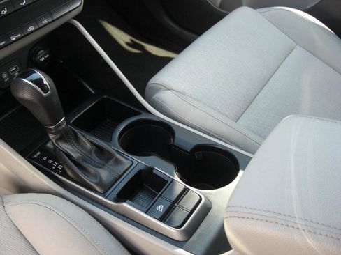 Used 2018 Hyundai Tucson SE w/ Cargo Package image 9