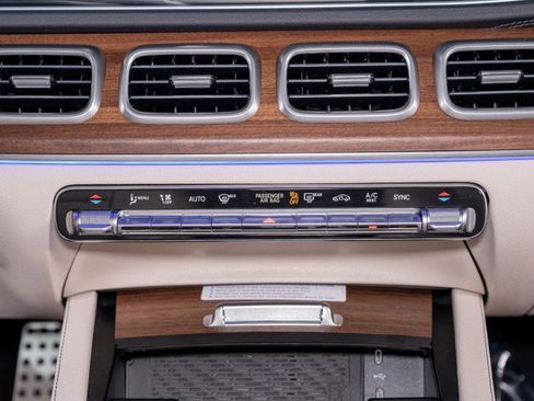 New 2026 Mercedes-Benz GLS 450 4MATIC image 21