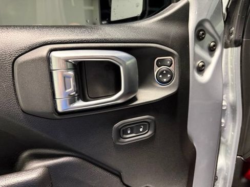 Used 2022 Jeep Gladiator Sport AWD/4WD image 10