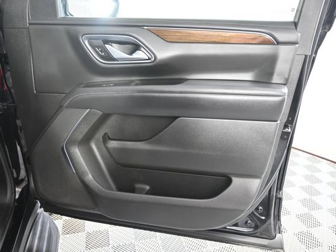 Used 2022 GMC Yukon SLE AWD/4WD image 12