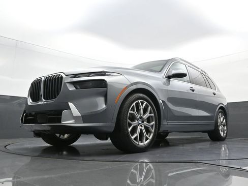 Used 2026 BMW X7 xDrive40i AWD/4WD image 25