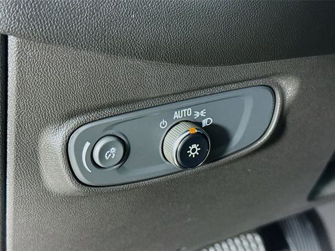 Used 2023 Chevrolet Equinox LT AWD/4WD image 12