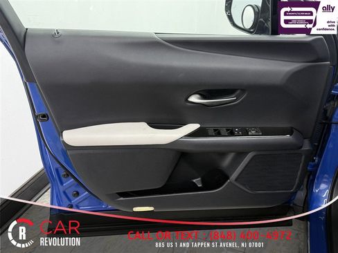 Used 2022 Lexus UX 250h w/ Premium Package AWD/4WD image 28