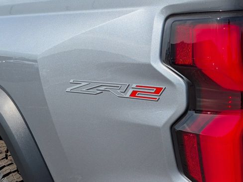 New 2026 Chevrolet Colorado ZR2 w/ Technology Package AWD/4WD image 17