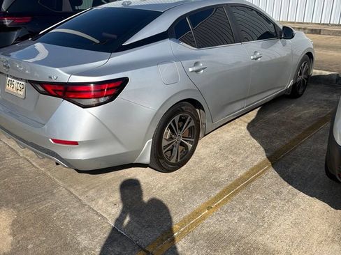 Used 2021 Nissan Sentra SV FWD image 3