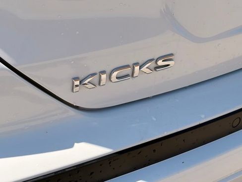 Used 2023 Nissan Kicks S FWD image 5