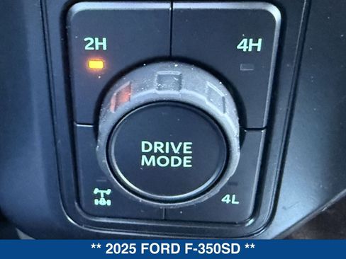 New 2025 Ford F350 King Ranch w/ FX4 Off-Road Package image 34